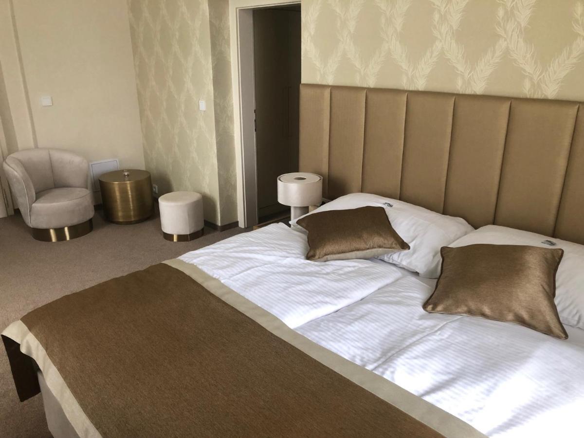 Hotel Panstvi Dlouha Lhota Kültér fotó