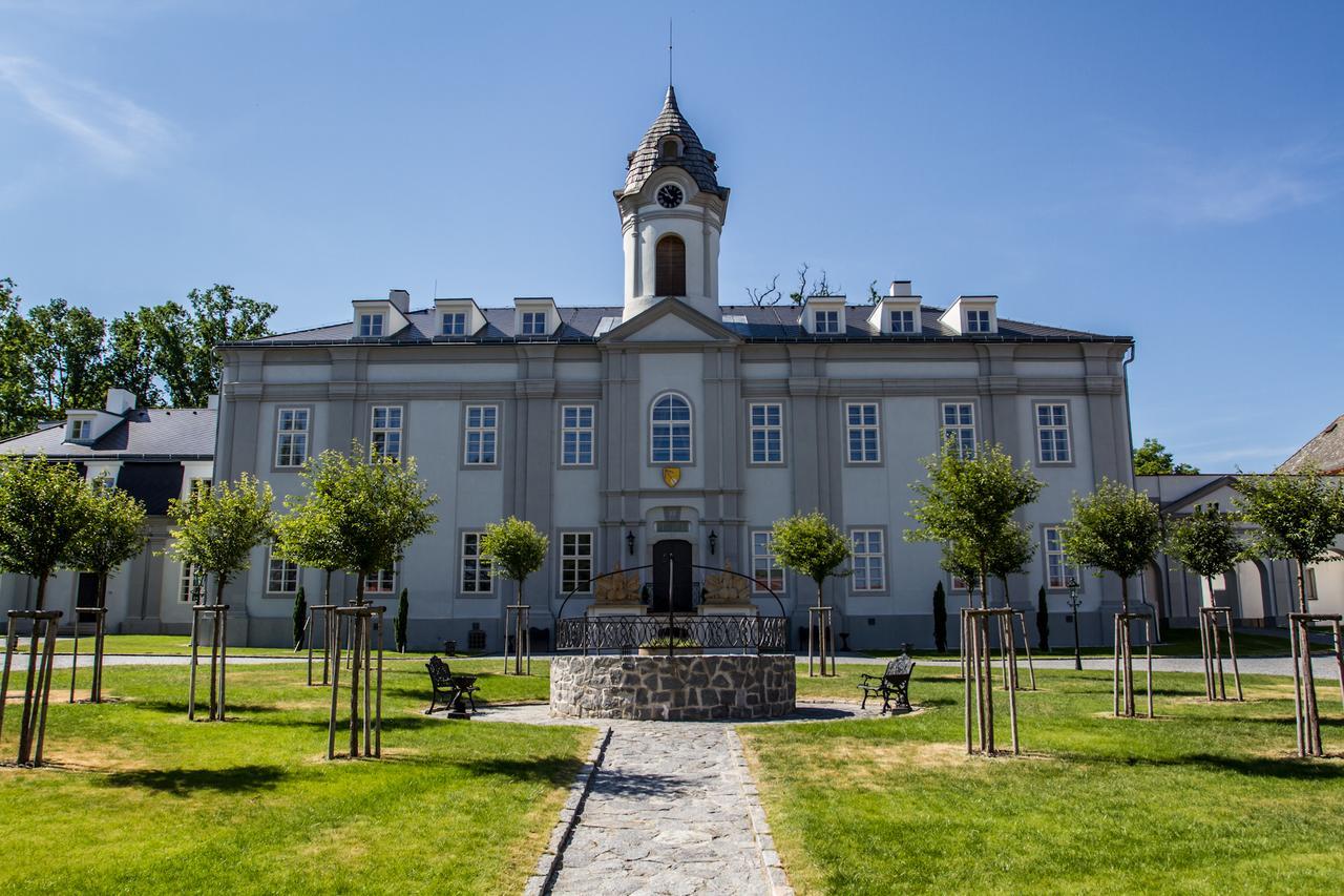 Hotel Panstvi Dlouha Lhota Kültér fotó